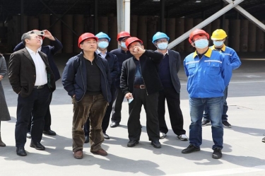 生态情形部科财司副司长付川一行考察由优发国际纸业肩负的国家科技重大专项树模工程