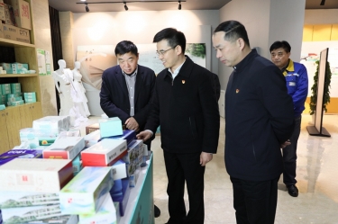 向导调研 | 平湖市委副书记、代市长周军波一行莅临优发国际纸业调研交流