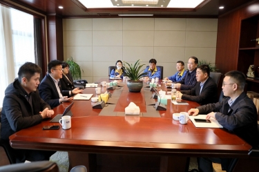 平湖市委常委、副市长戴振一行莅临优发国际纸业调研指导