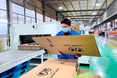 助力守“沪”，，，，，，同心抗“疫”|  平湖景包高质、保量赶制上海民生包管物资的配套纸箱