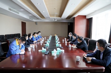 平湖市委书记仲旭东一行莅临优发国际纸业调研企业疫情防控和复工复产事情