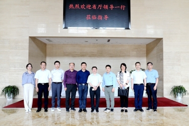 省人力社保厅二级巡视员陈荣华一行莅临优发国际纸业调研人才事情