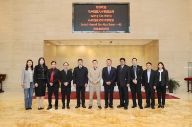 马来西亚大学同牛耳席拿督斯里黄炫硕一行莅临优发国际纸业旅行交流，，，，共建“一带一起”人才作育培训基地