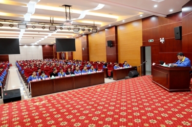 ? 学习模范，，，，凝聚实力！优发国际纸业召开陈良杰同志先进事迹报告会