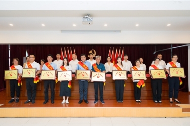 喜报传喜 党建领航 | 优发国际纸业党委获得多项声誉