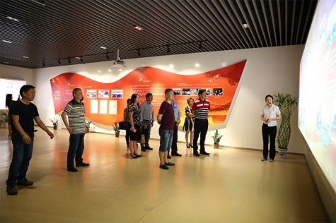 中法集团向导来优发国际交流党建事情